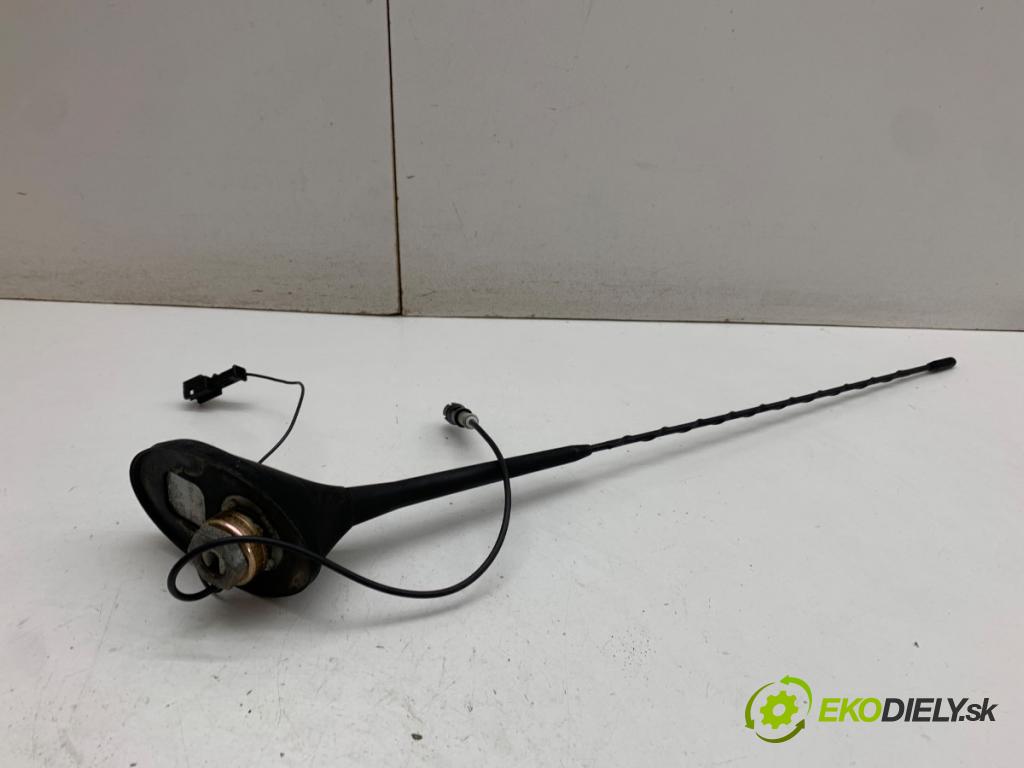 CITROEN C3 I liftback 2004 50 kW 1.4 HDi 1398 ANTENA