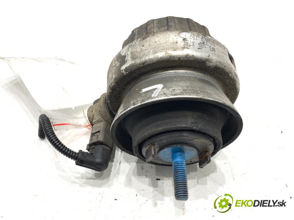 AUDI A6 C6 Kombi 2007 120 kW 2.7 TDI 2698 AirBag motora levý 4F0199379