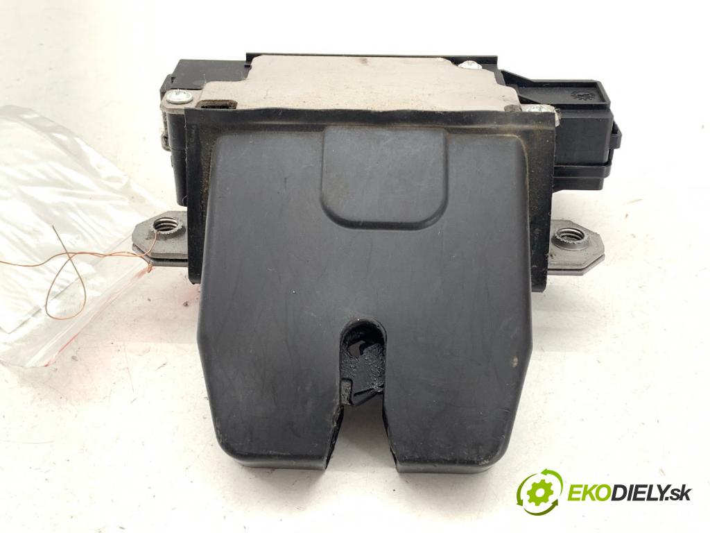 VOLVO V50 Kombi 2005 125 kW 2.4 2435 zámok dveří zadní část 4N51-A442A66-A