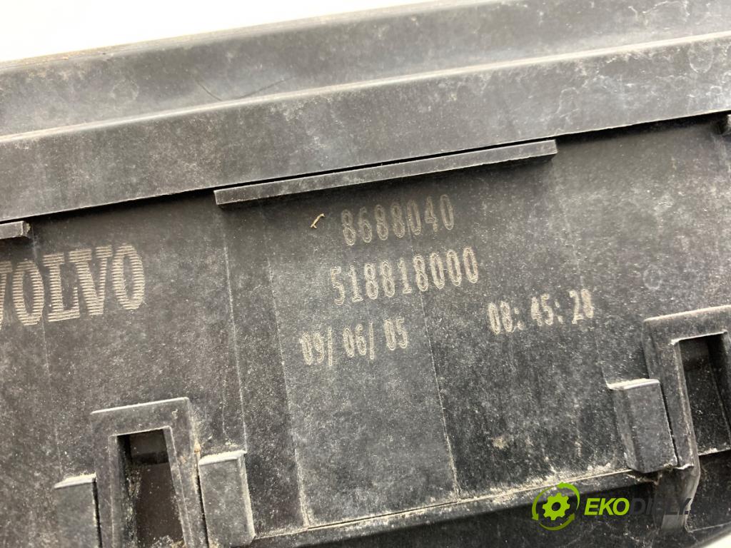 VOLVO V50 Kombi 2005 125 kW 2.4 2435 skříňka poistková 8688040 (Pojistková skříňka)