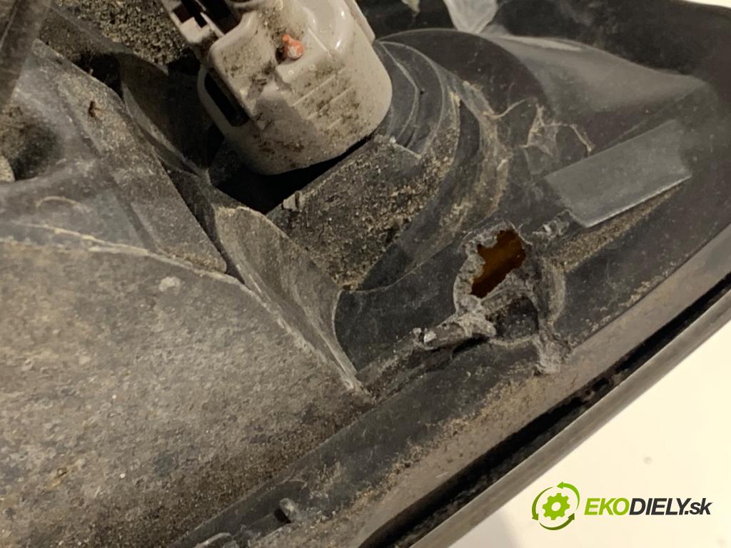 VOLVO V50 Kombi 2005 125 kW 2.4 2435 světlomet levý přední část