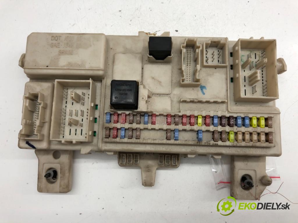 VOLVO V50 Kombi 2005 125 kW 2.4 2435 Modul BSI 30728906 (Poistková skrinka)