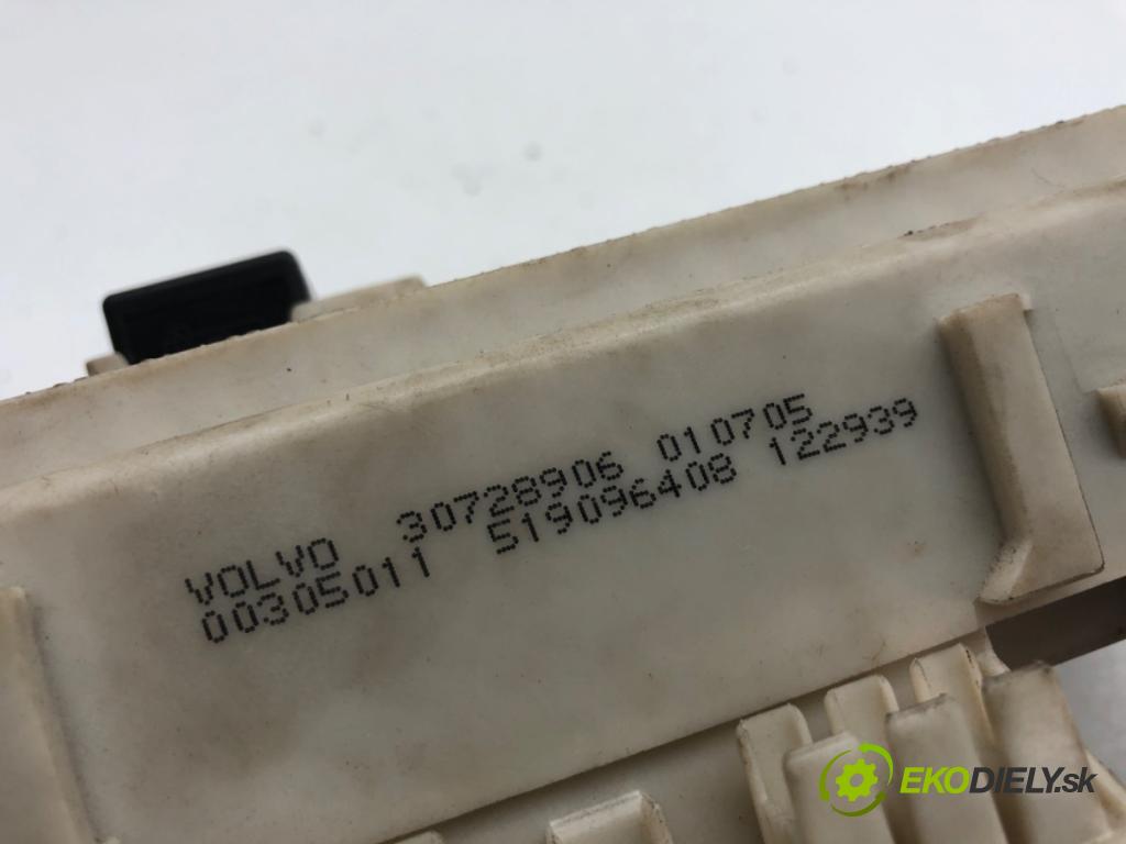 VOLVO V50 Kombi 2005 125 kW 2.4 2435 Modul BSI 30728906 (Poistková skrinka)