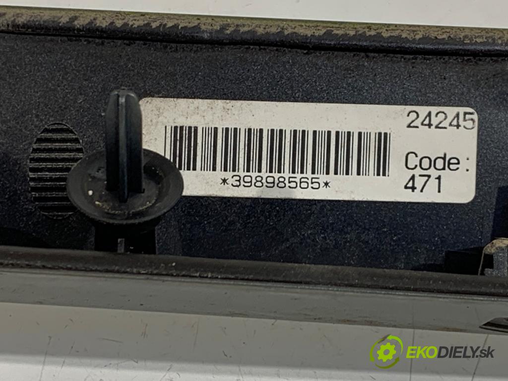 VOLVO V50 Kombi 2005 125 kW 2.4 2435 lišta dveří zadní část 39898565
