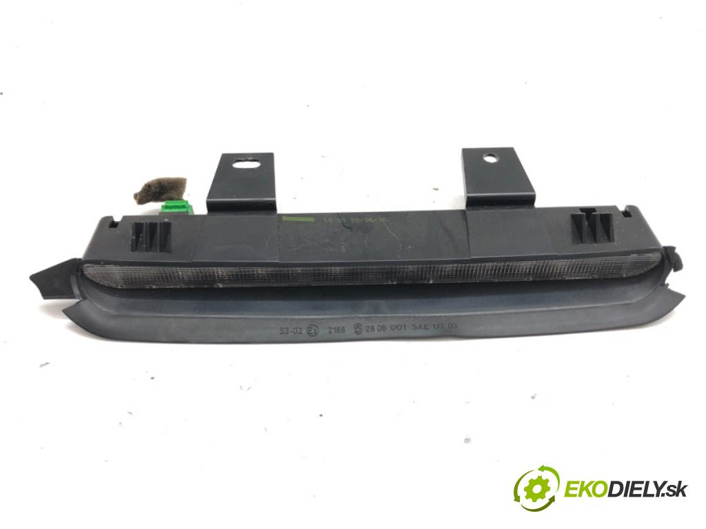 VOLVO V50 Kombi 2005 125 kW 2.4 2435 Svetlo brzdových svetiel 8620290