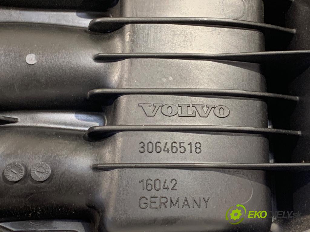 VOLVO V50 Kombi 2005 125 kW 2.4 2435 Potrubie sacie, sanie 30646518 (Sacie potrubie)