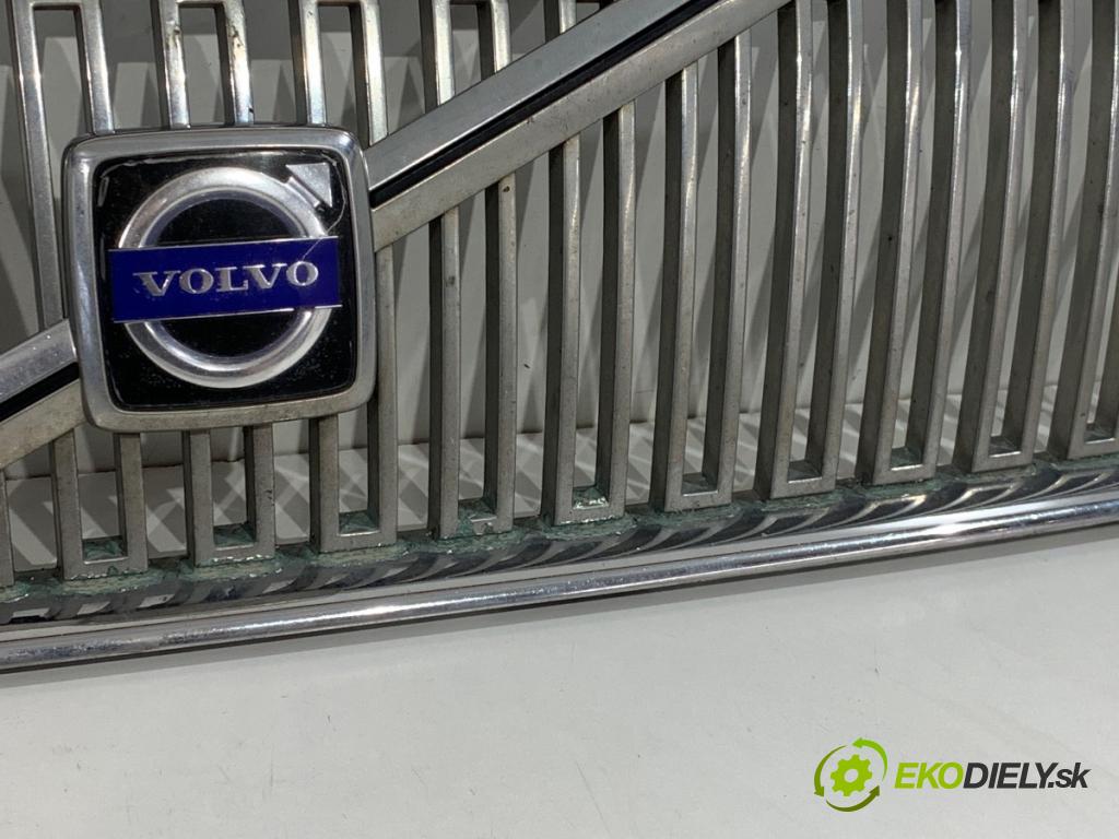 VOLVO V50 Kombi 2005 125 kW 2.4 2435 mřížka maska  (Přední mřížka (maska chladiče))