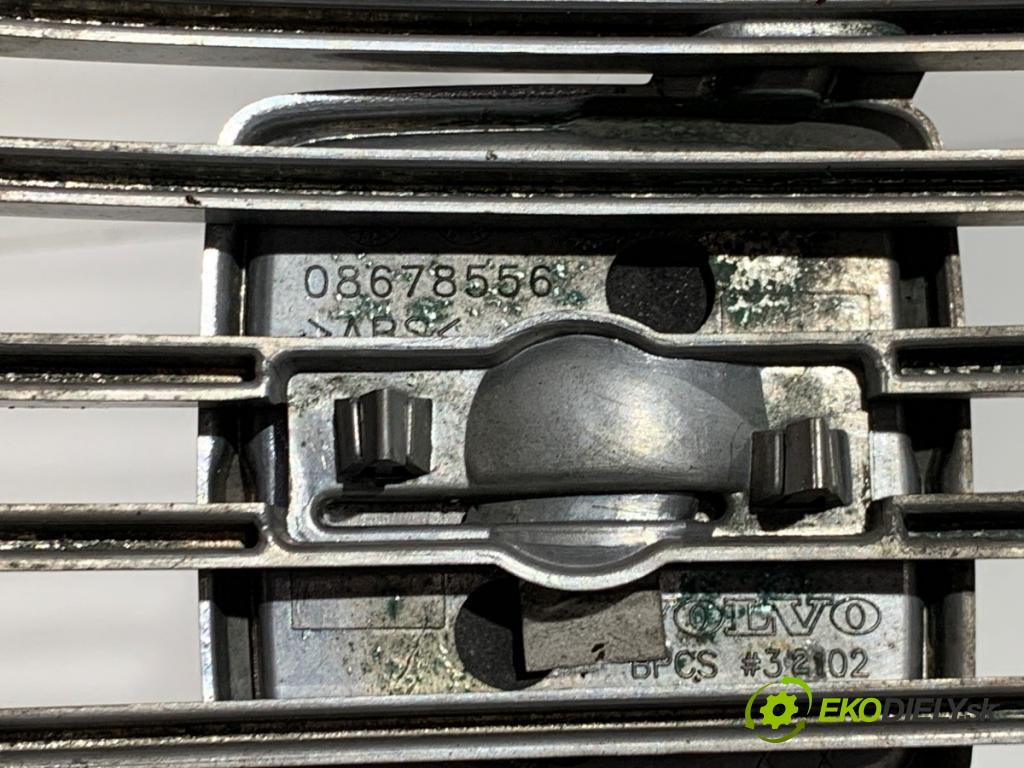 VOLVO V50 Kombi 2005 125 kW 2.4 2435 mřížka maska  (Přední mřížka (maska chladiče))