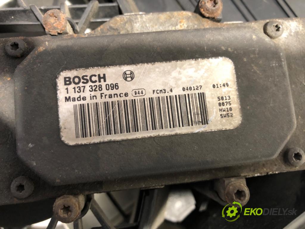 VW TOUAREG SUV 2004 128 kW 2.5 R5 TDI 2461 ventilátor chladiče 7L0121203F (Ventilátor)