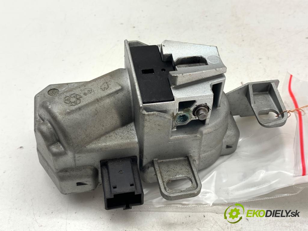 VOLVO V50 Kombi 2005 125 kW 2.4 2435 blokáda volantu P30741403 (Řízení ostatní)