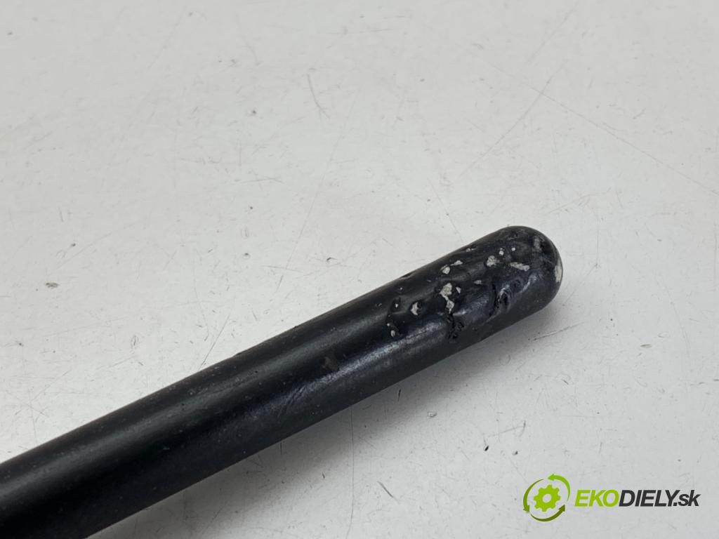 HONDA CIVIC VII liftback 2004 74 kW 1.7 CTDi (EP4) 1686 ANTENA