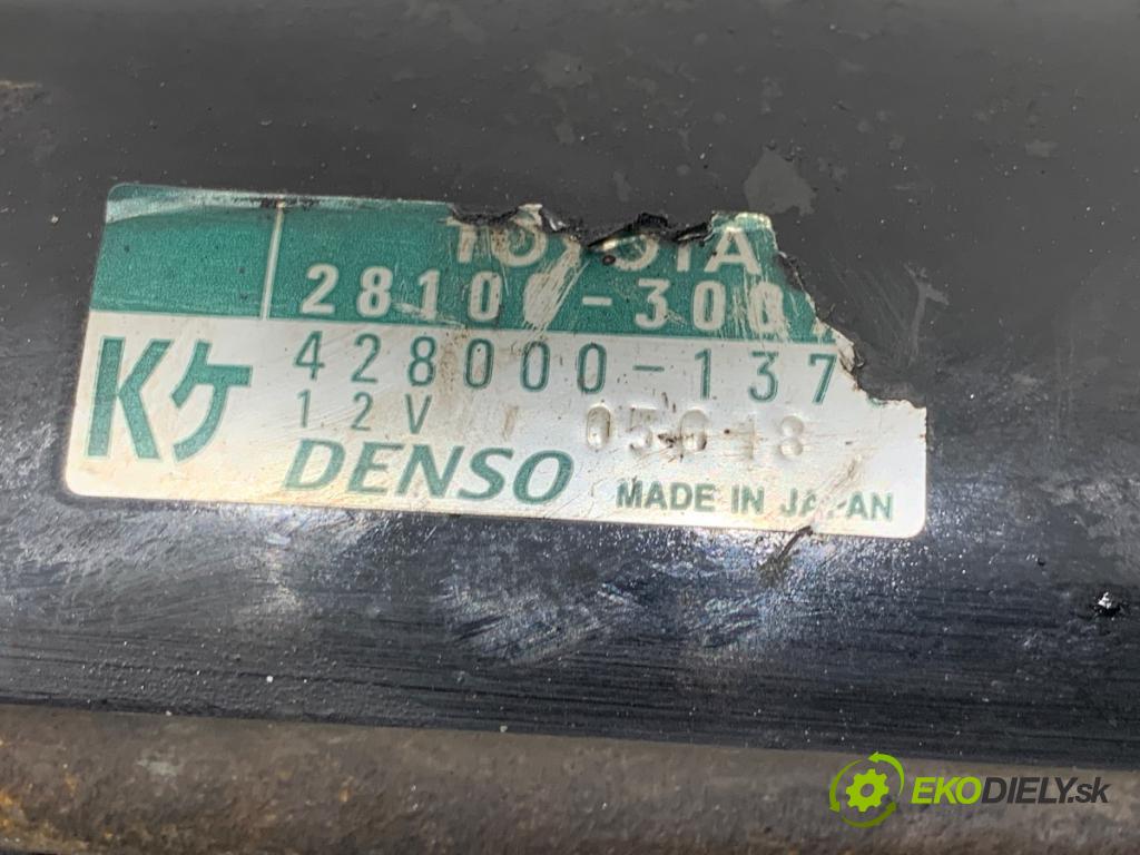 TOYOTA LAND CRUISER J12 samochód terenowy zamknięty 2005 120 kW 3.0 D-4D (KDJ120, KDJ125) 2982 startér 428000-1370 (Startér)