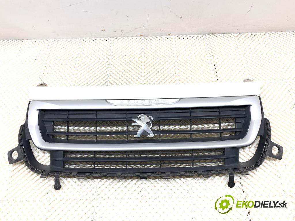 PEUGEOT PARTNER II Nadwozie pełne/minivan 2016 66 kW 1.6 HDi 16V 1560 mřížka maska 9810963880 (Přední mřížka (maska chladiče))