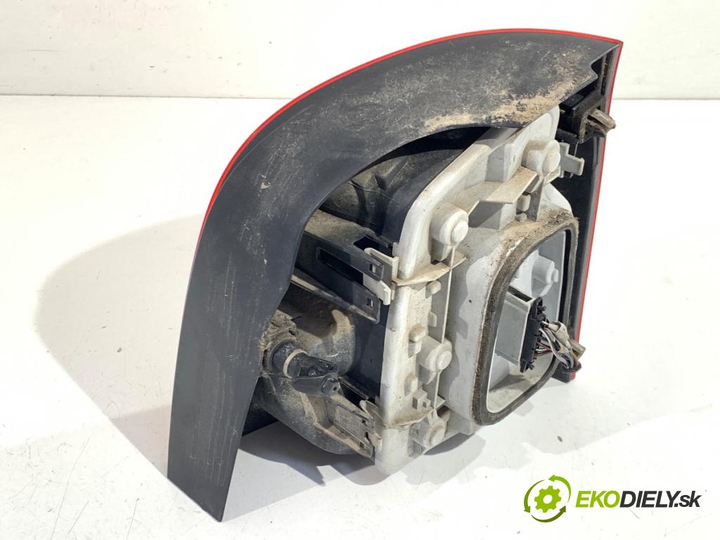 VW POLO IV 9N liftback 2003 47 kW 1.9 SDI 1896 Svetlo ľavy zad