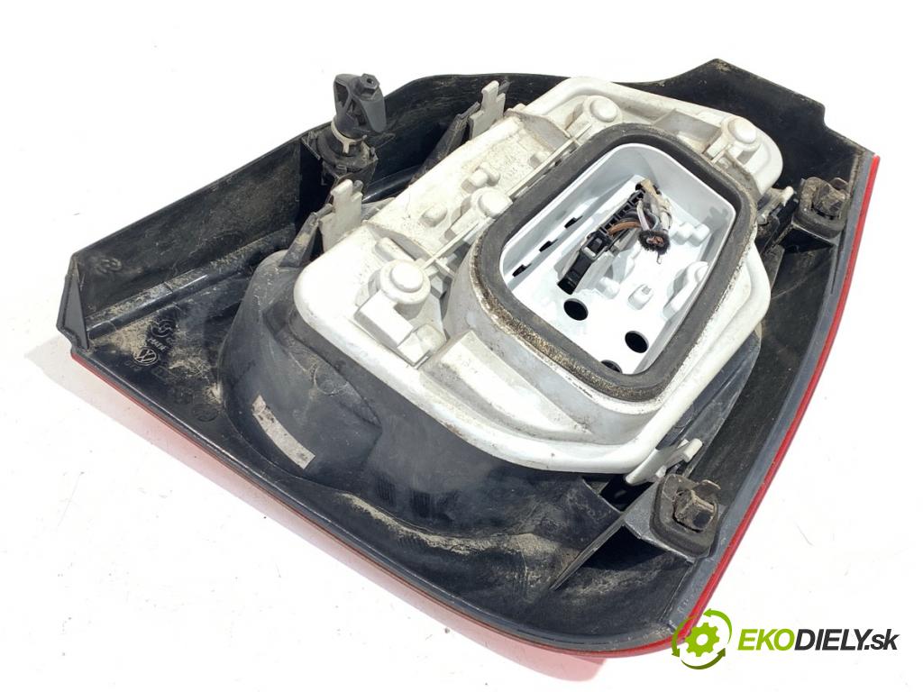 VW POLO IV 9N liftback 2003 47 kW 1.9 SDI 1896 Svetlo ľavy zad