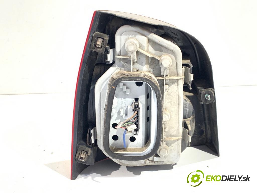 VW POLO IV 9N liftback 2003 47 kW 1.9 SDI 1896 Svetlo pravy zad