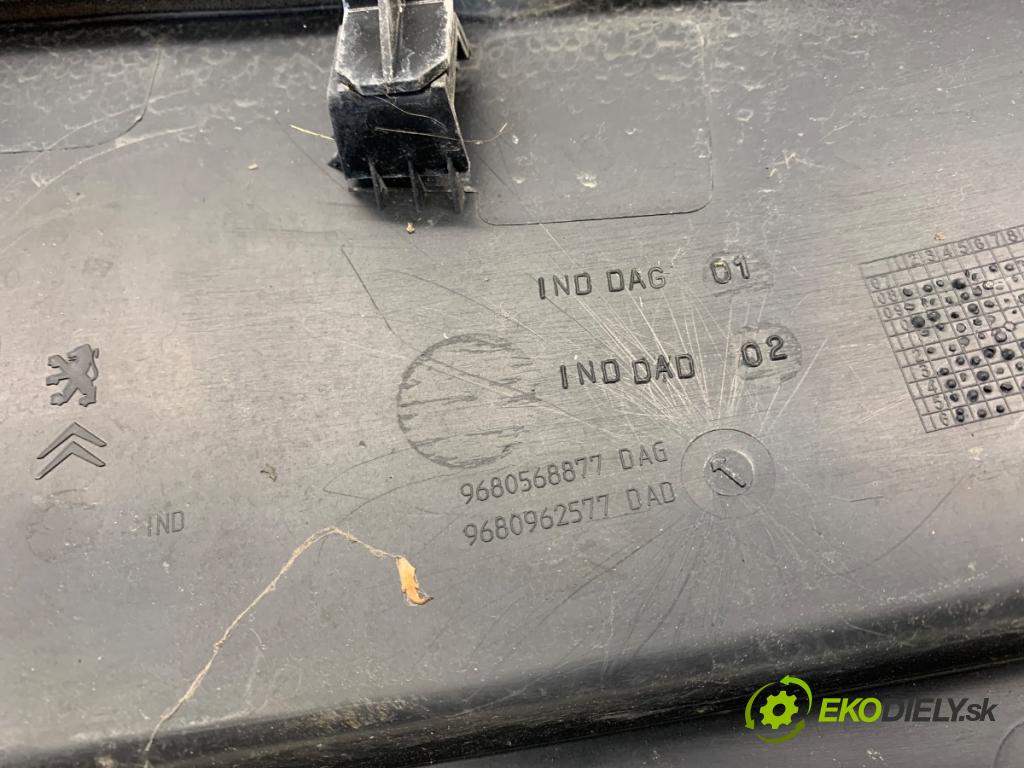 PEUGEOT PARTNER II Nadwozie pełne/minivan 2016 66 kW 1.6 HDi 16V 1560 Torpédo, plast pod čelné okno 9680568877 (Torpédo (plast pod čelným sklom))