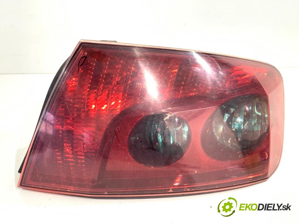 PEUGEOT 407 sedan 2004 100 kW 2.0 (6DRFNB, 6DRFNE) 1997 Svetlo pravy zad 