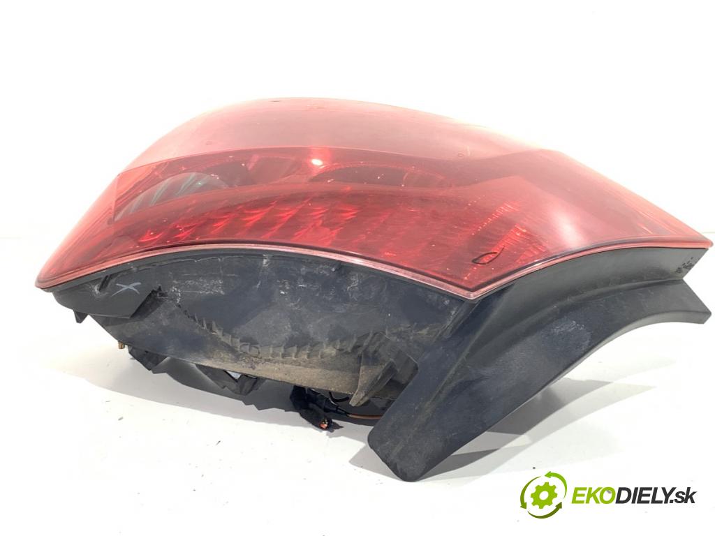 PEUGEOT 407 sedan 2004 100 kW 2.0 (6DRFNB, 6DRFNE) 1997 Svetlo pravy zad