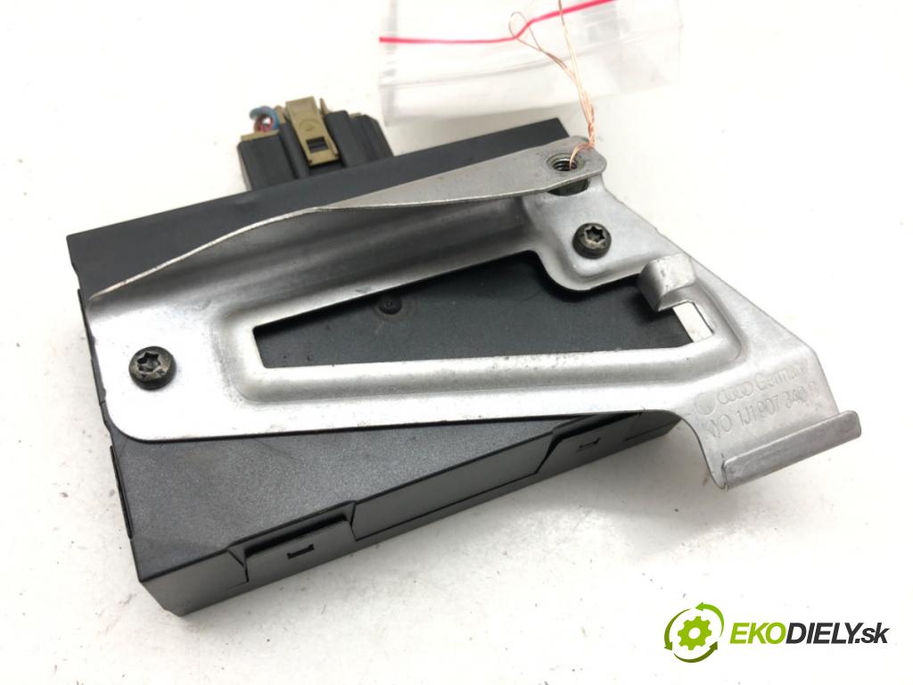 VW GOLF IV liftback 2004 74 kW 1.9 TDI 1896 modul komfortu 1C0959799 (Komfortní modul)
