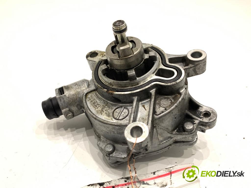 VOLVO V40 liftback 2014 110 kW D3 1984 pumpa vakuová 31375107