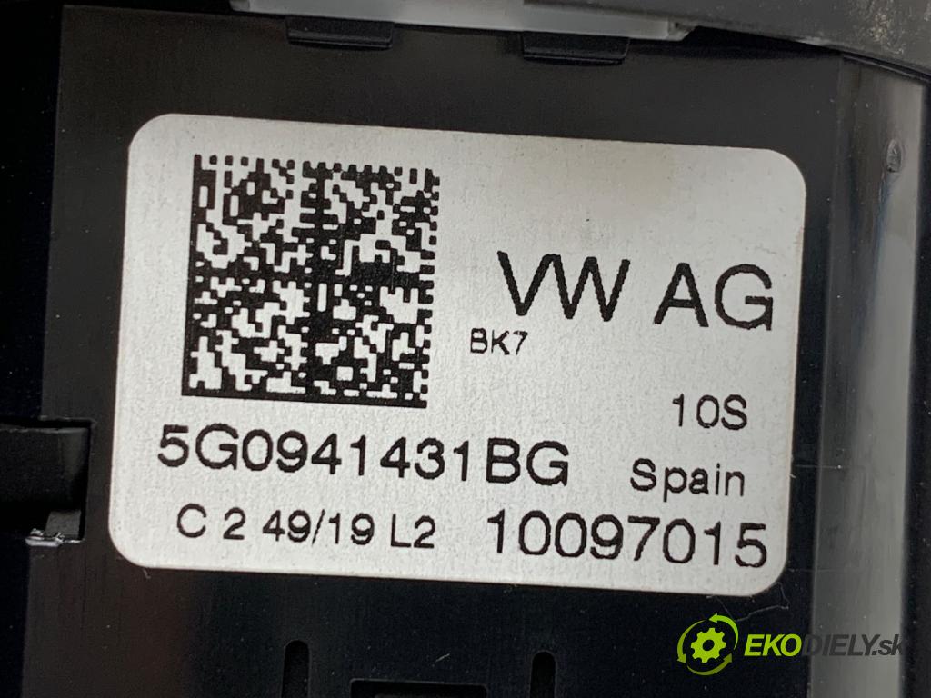 VW GOLF VII Kombi 2019 110 kW 2.0 TDI 1968 spínač světel 5G0941431BG