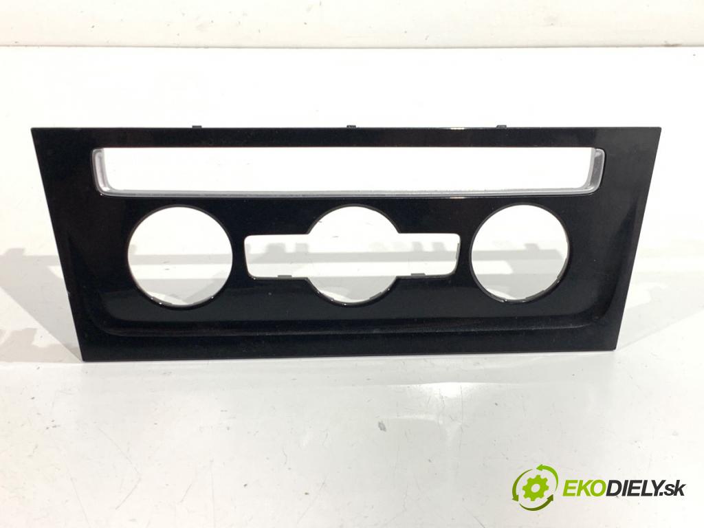 VW GOLF VII Kombi 2019 110 kW 2.0 TDI 1968 lišty kryt 5G1858418B (Lišta)