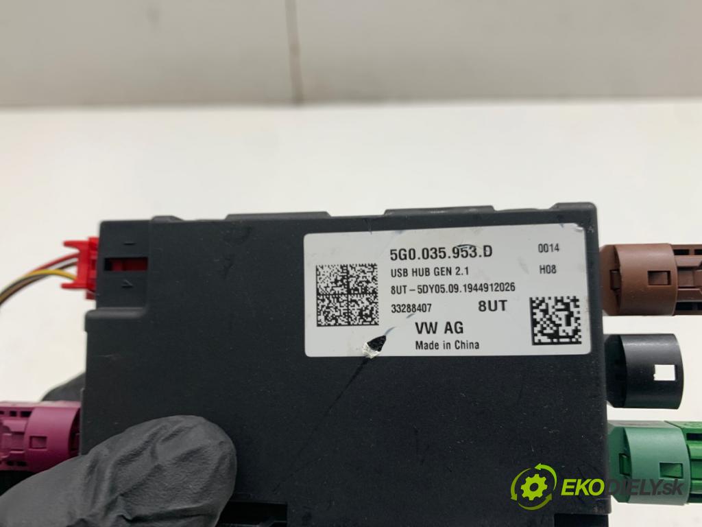 VW GOLF VII Kombi 2019 110 kW 2.0 TDI 1968 modul USB 5G0035953D