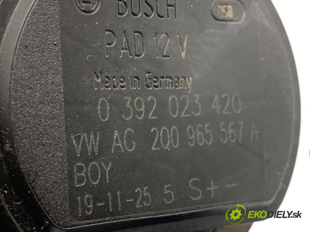 VW GOLF VII Kombi 2019 110 kW 2.0 TDI 1968 DALŠÍ: pumpa vody 2Q0965567A (Vodní pumpa)