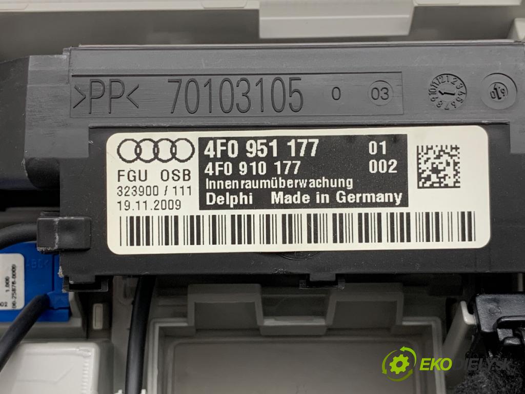 AUDI Q7 4L SUV 2009 176 kW 3.0 TDI quattro 2967 světlo stropní 4F0951177