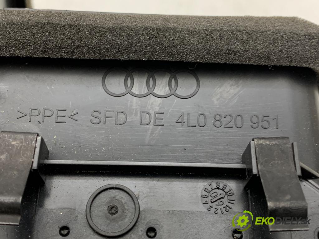 AUDI Q7 4L SUV 2009 176 kW 3.0 TDI quattro 2967 mří topení přední část střední 4L0820951