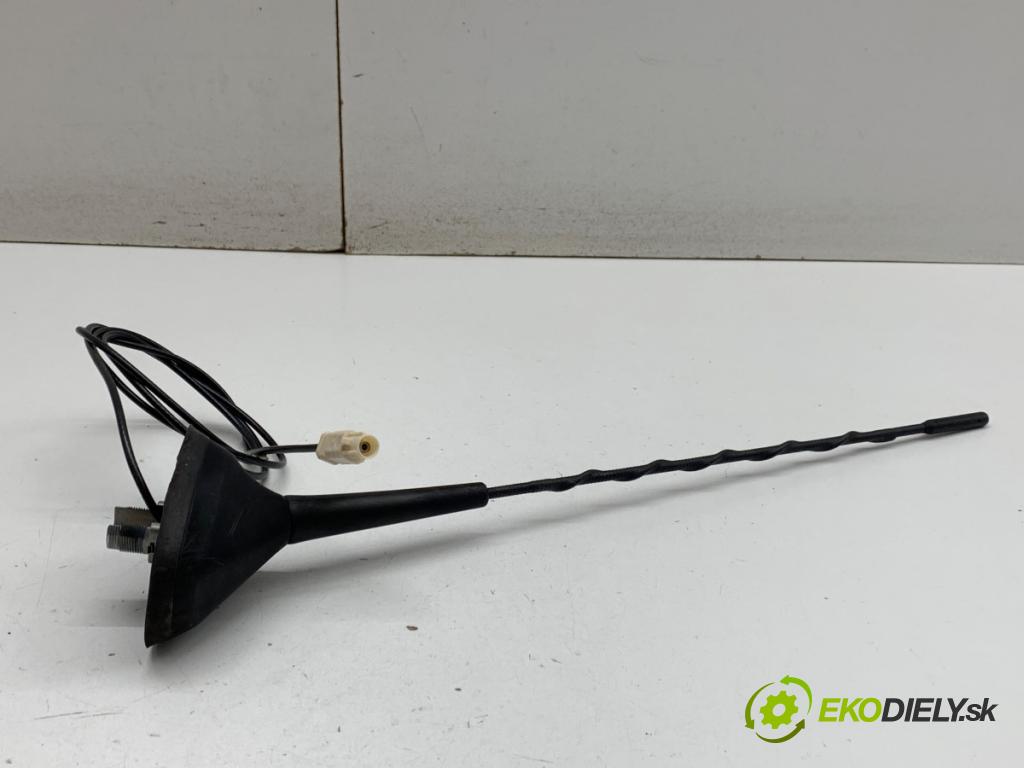 RENAULT CLIO IV liftback 2017 54 kW 1.2 16V 1149 ANTENA 