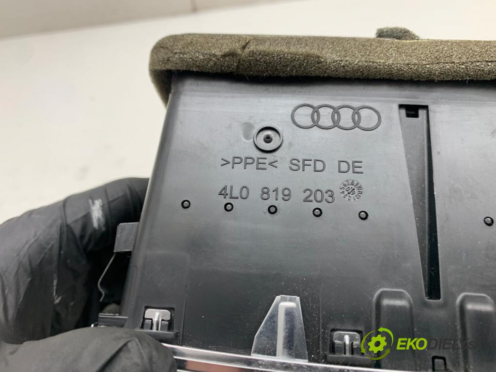 AUDI Q7 4L SUV 2009 176 kW 3.0 TDI quattro 2967 mří topení zadní část 4L0819203