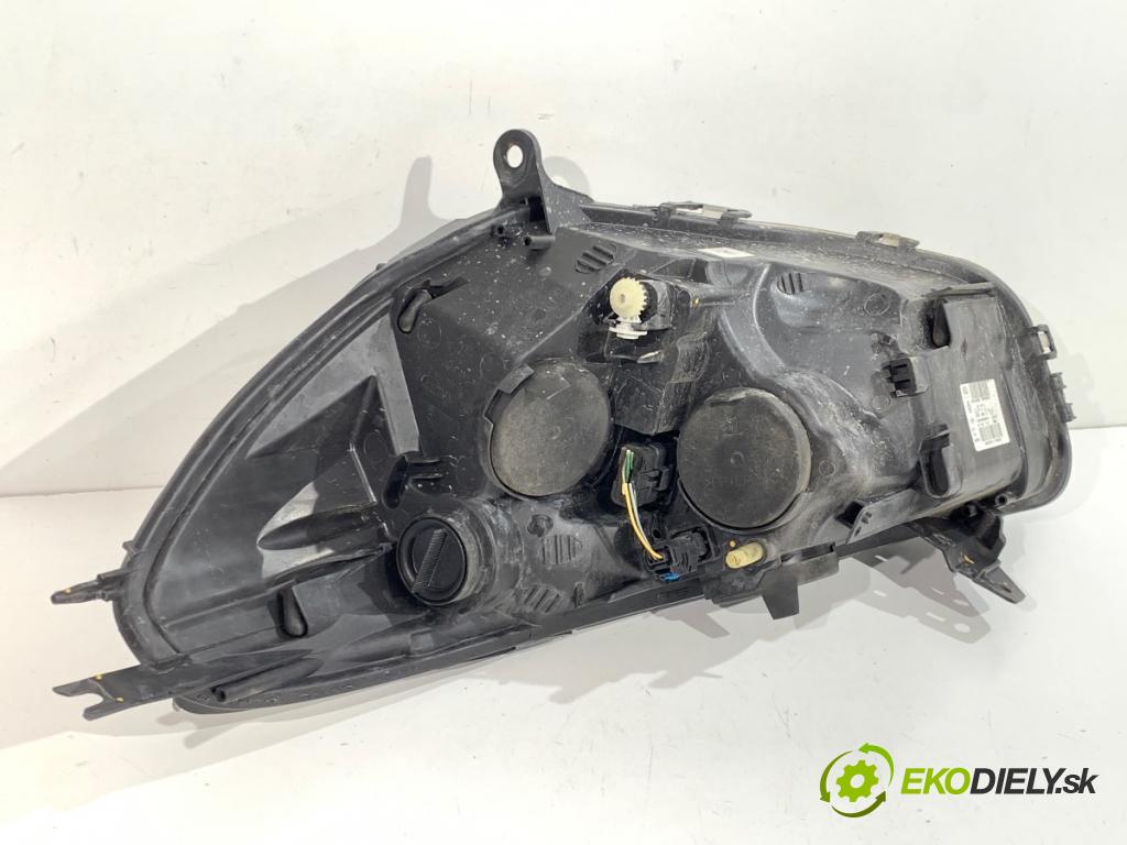 RENAULT CLIO IV liftback 2017 54 kW 1.2 16V 1149 Svetlomet pravy predný 260100653R