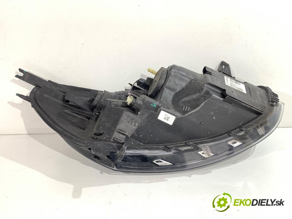 RENAULT CLIO IV liftback 2017 54 kW 1.2 16V 1149 světlomet levý přední část 260608367R