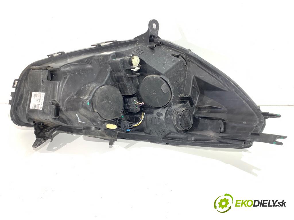 RENAULT CLIO IV liftback 2017 54 kW 1.2 16V 1149 světlomet levý přední část 260608367R