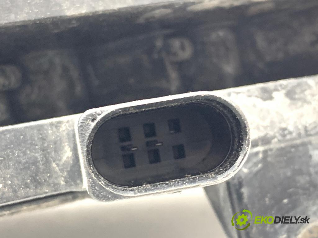 AUDI Q7 4L SUV 2009 176 kW 3.0 TDI quattro 2967 směrovka levý přední část 4L0953041D (Klika dveří ostatní)
