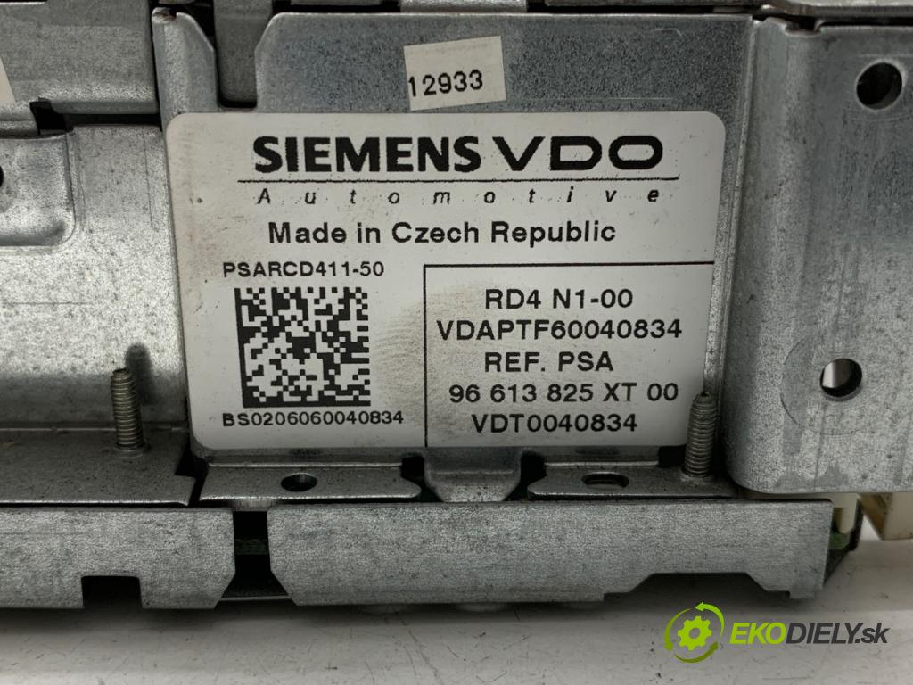 CITROEN C2 liftback 2006 54 kW 1.4 1360 RADIO 96613825XT (Audio zařízení)