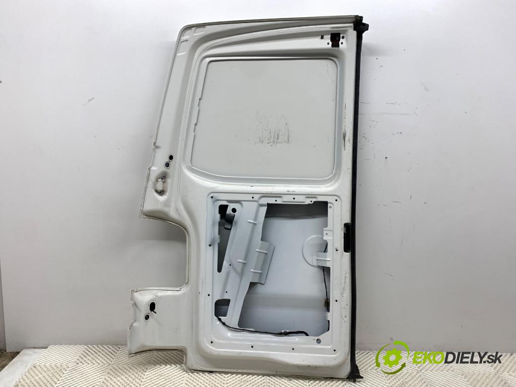 VW TRANSPORTER T6 Autobus 2016 75 kW 2.0 TDI 1968 dveře pravý zadní část