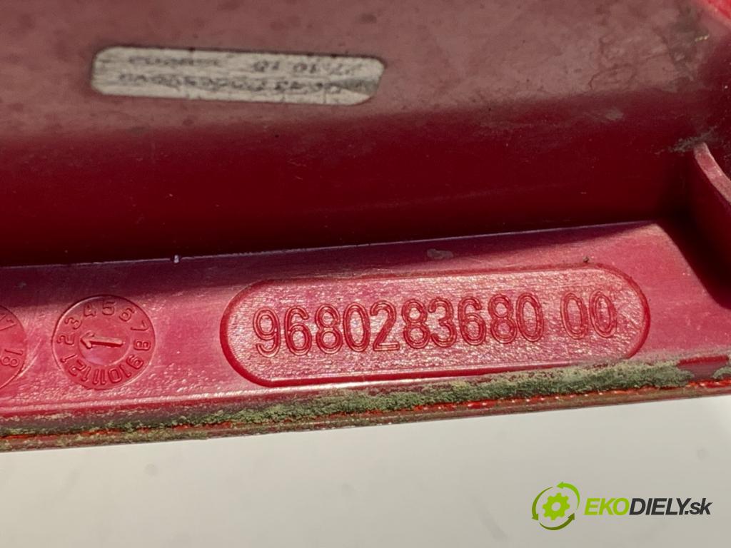 CITROEN C2 liftback 2006 54 kW 1.4 1360 světlo pravý zadní část 9680283680