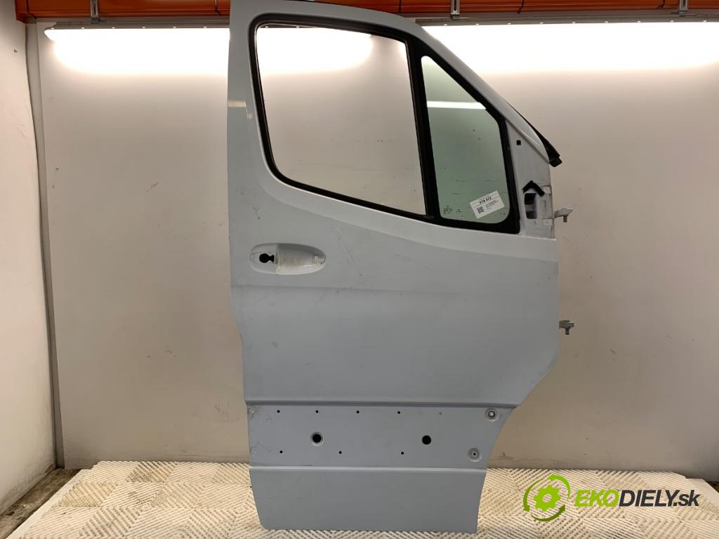 MERCEDES-BENZ eSPRINTER Skrzynia Skrzynia 2021 85 kW Electric (910.633)  dveře pravý přední část 