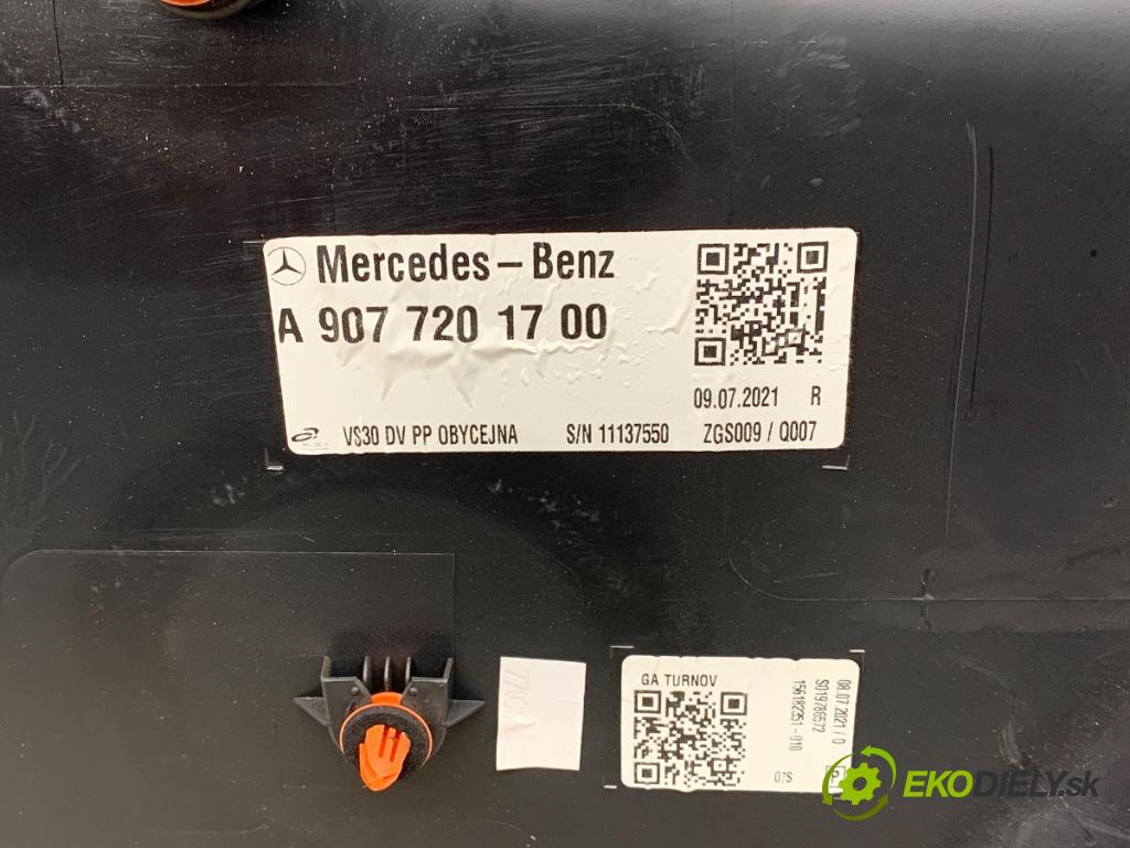 MERCEDES-BENZ eSPRINTER Skrzynia Skrzynia 2021 85 kW Electric (910.633) ča dveře pravý přední část