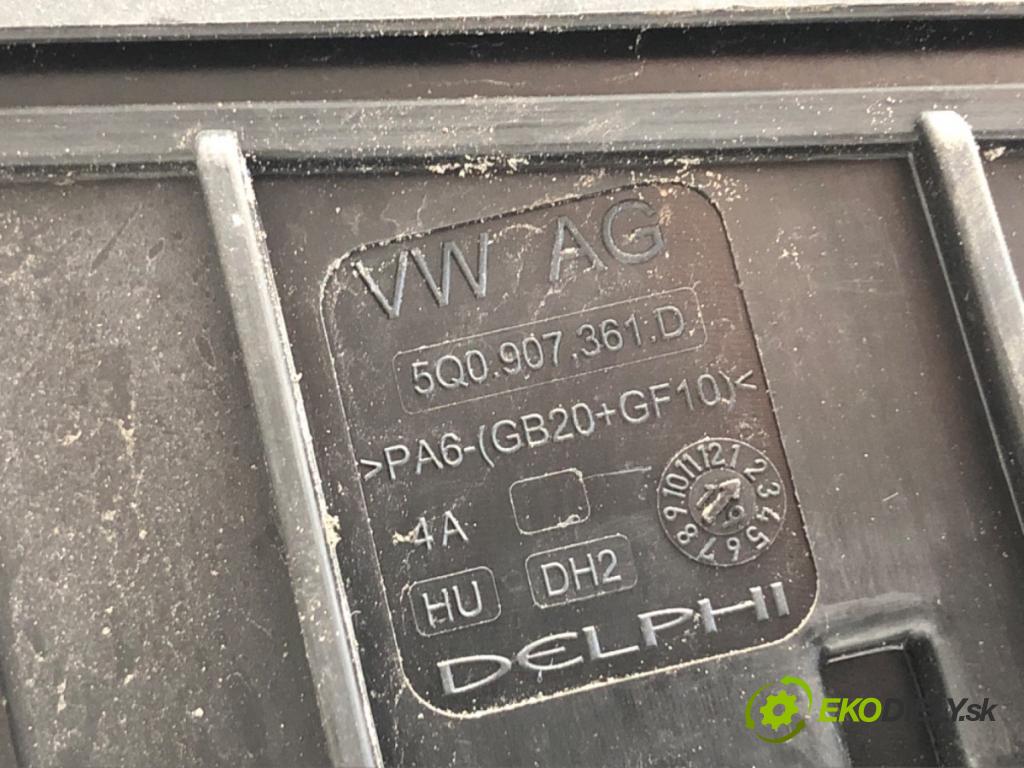 SKODA OCTAVIA III Kombi 2019 110 kW 2.0 TDI 1968 Skrinka poistková 5Q0907361D (Poistková skrinka)