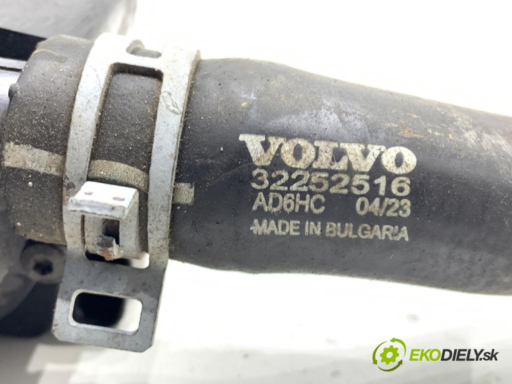 VOLVO S60 III sedan 2023 184 kW B5 Mild-Hybrid AWD 1969 DALŠÍ: Pumpa vody 32324817 (Vodná pumpa)