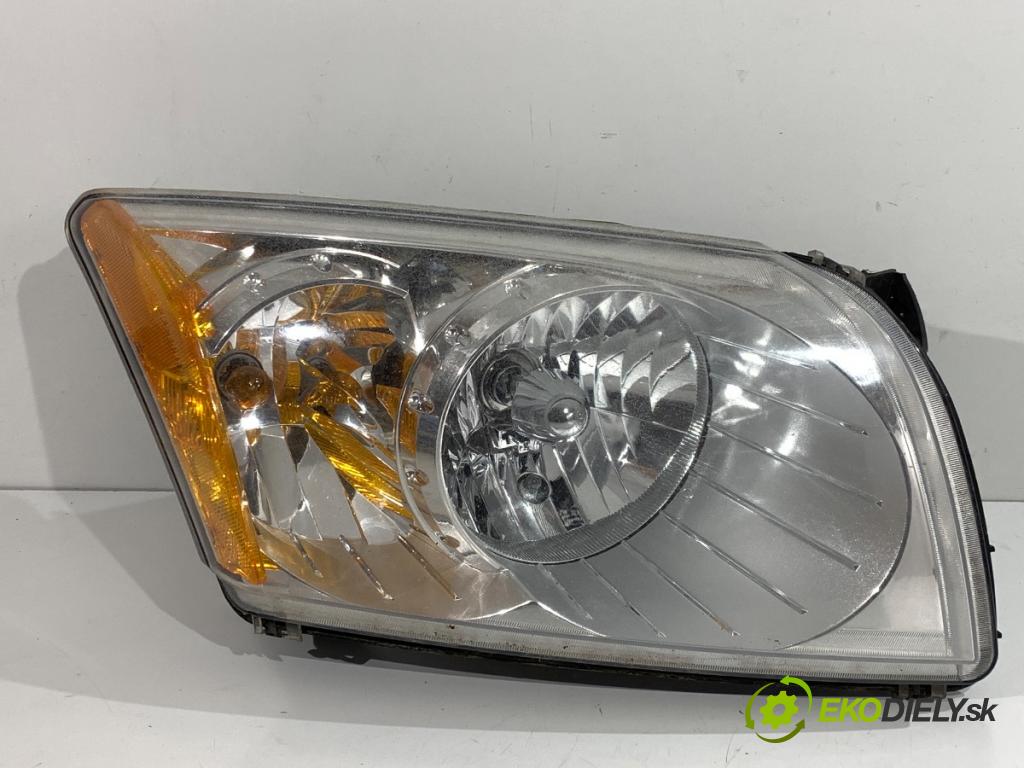 DODGE CALIBER liftback 2006 103 kW 2.0 CRD 1968 světlomet pravý přední část 
