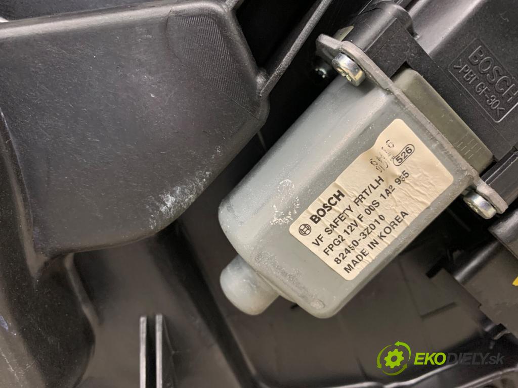 HYUNDAI i40 sedan 2016 121 kW 2.0 CVVT 1999 mechanismus okna levý přední část 82450-3Z010