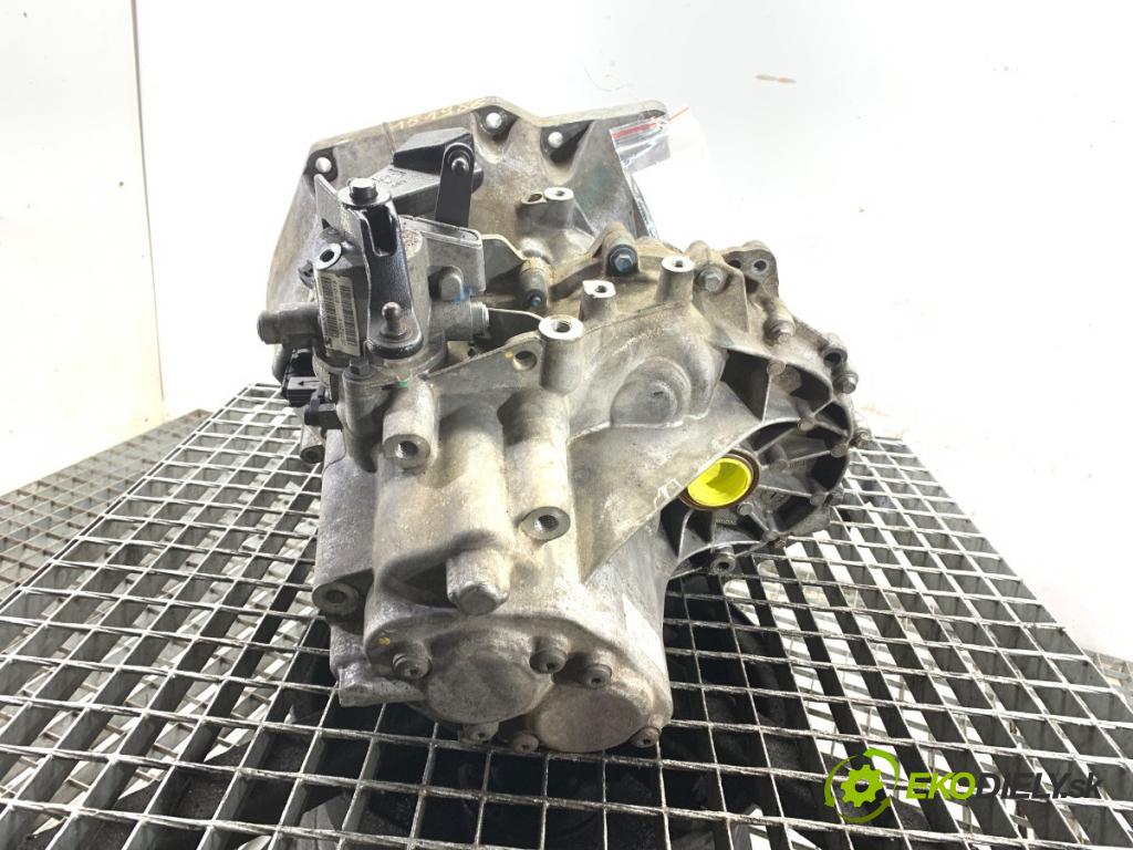 VOLVO V40 liftback 2012 84 kW D2 1560 převodovka CV6R7002GD (Převodovka)