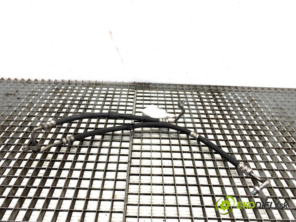 MERCEDES-BENZ W204 sedan 2013 150 kW C 250 CGI (204.047) 1796 hadica servočerpadlo A2074602024 (Rúrka servočerpadla)