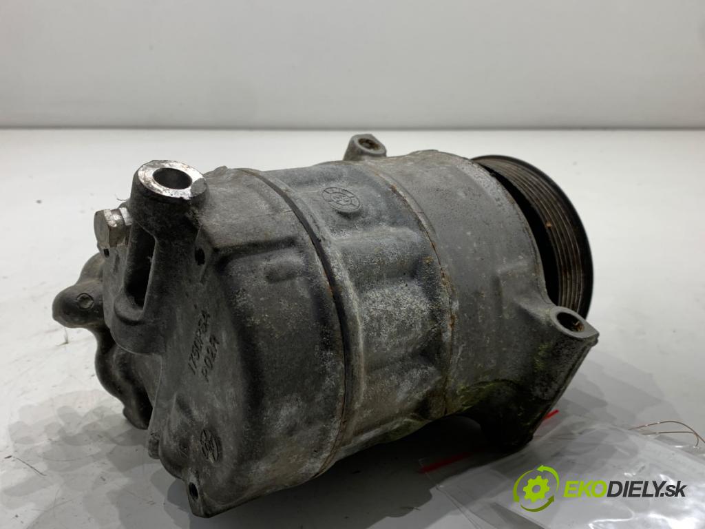 VOLVO V40 liftback 2012 84 kW D2 1560 kompresor klimatizace P31291251 (Kompresor klimatizace)