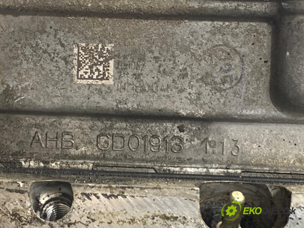 SKODA OCTAVIA III liftback 2019 85 kW 1.6 TDI 1598 hlava válců 04L103308K (Hlava válců)